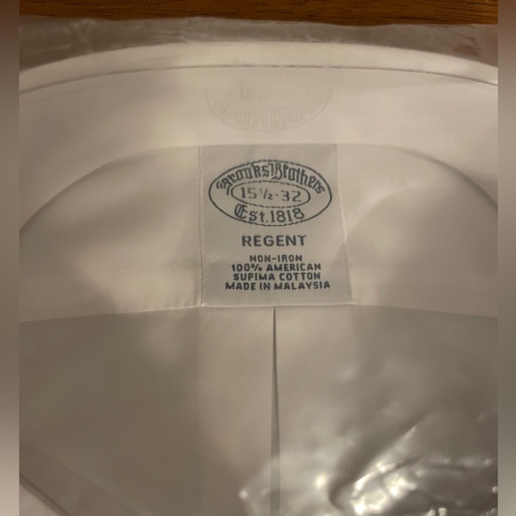 NWT Brooks Brothers Regent Fit, non-iron, white dress shirt. 15.5/32 - Picture 2 of 4